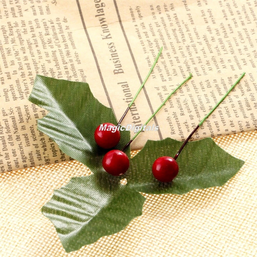 50 Green Holly Leaves & 50 Red Berries – Christmas DIY Decor