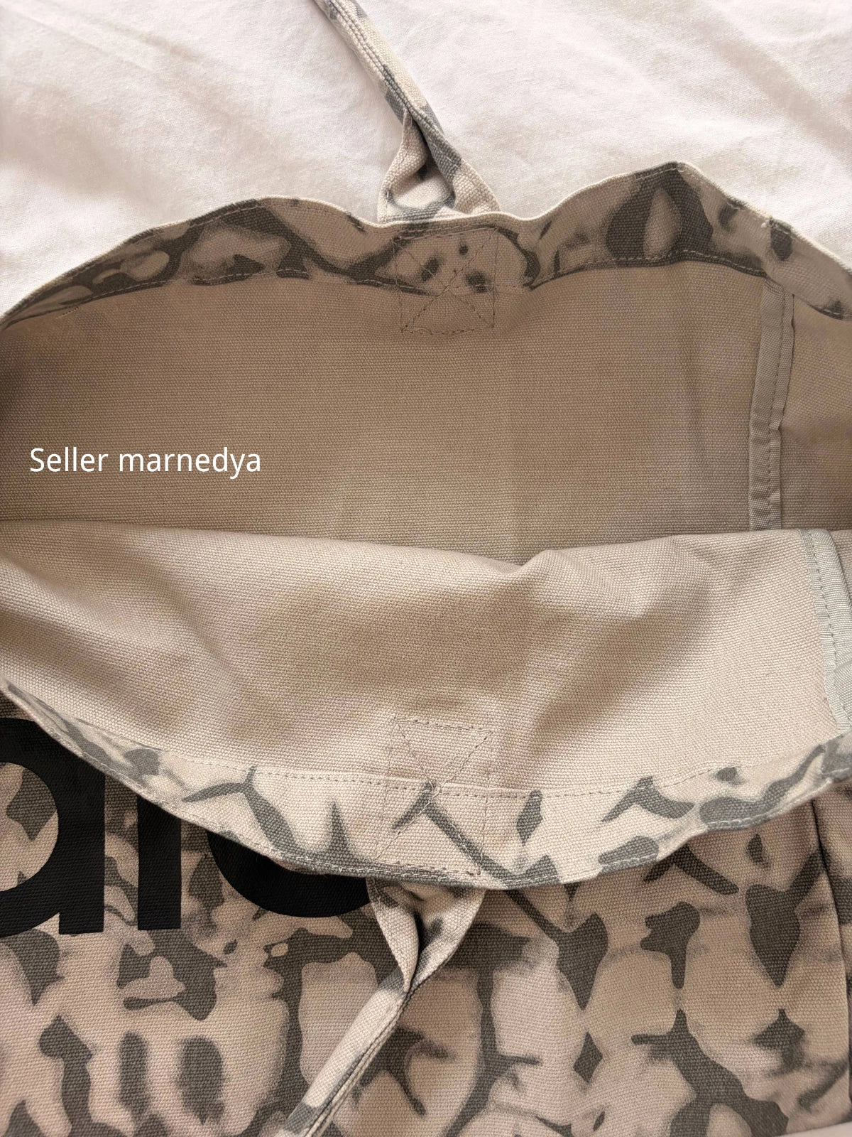Alo Yoga Large Tie-Dye Marble Tote Bag – Grey & White
