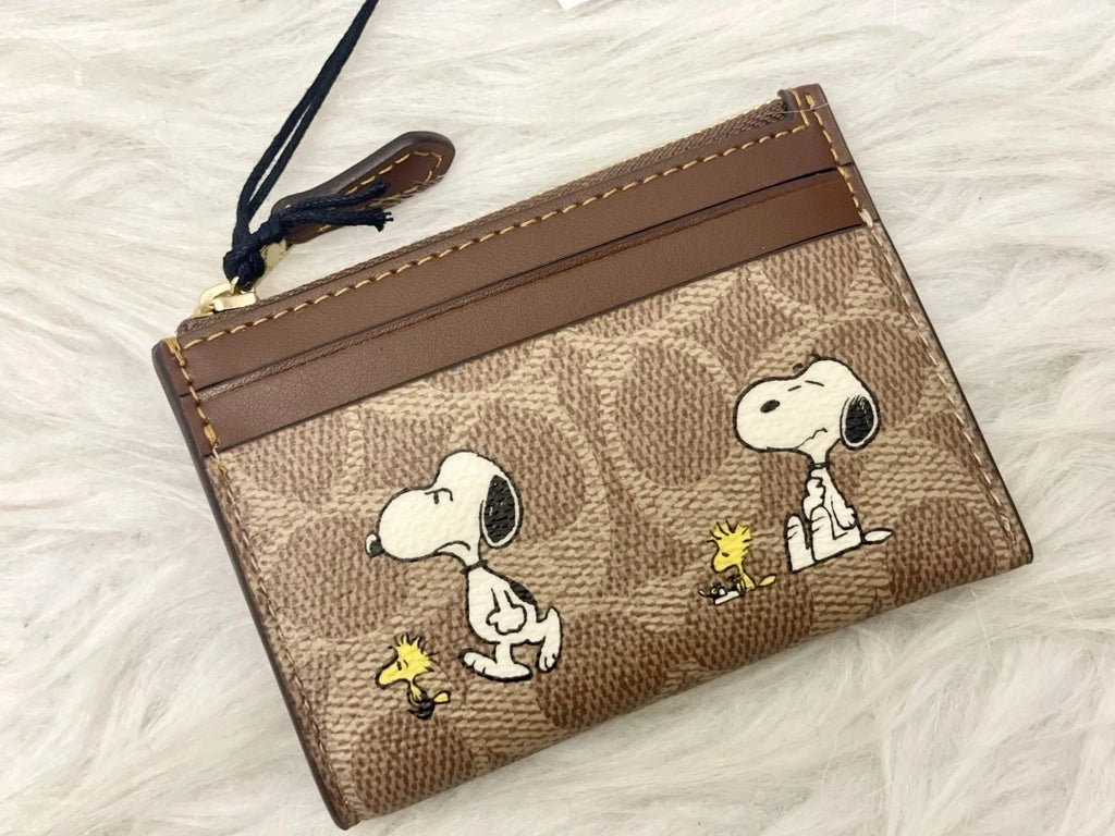 Coach x Peanuts Mini Skinny ID Case – Signature Canvas Snoopy