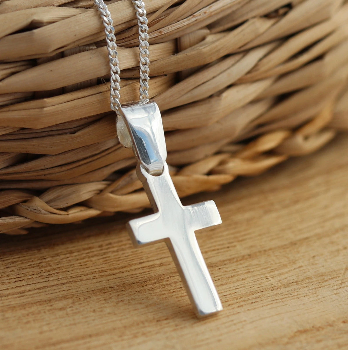 925 Sterling Silver Plain Cross Pendant Necklace