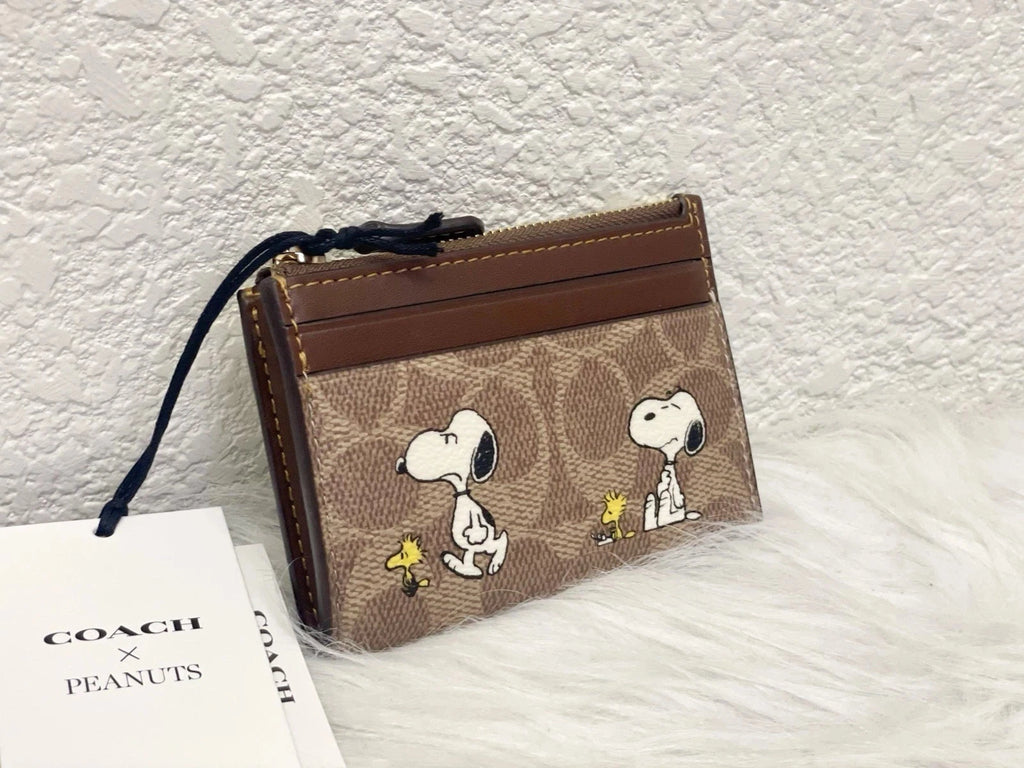 Coach x Peanuts Mini Skinny ID Case – Signature Canvas Snoopy