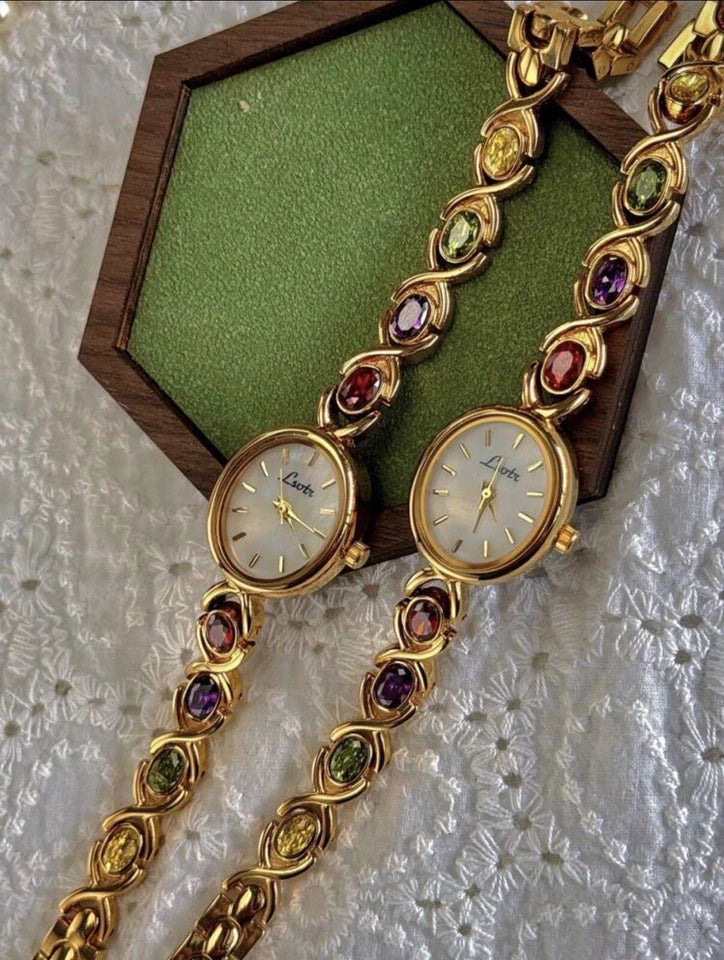 Women’s Gold Rainbow Crystal Vintage Oval Watch – Timeless Elegance